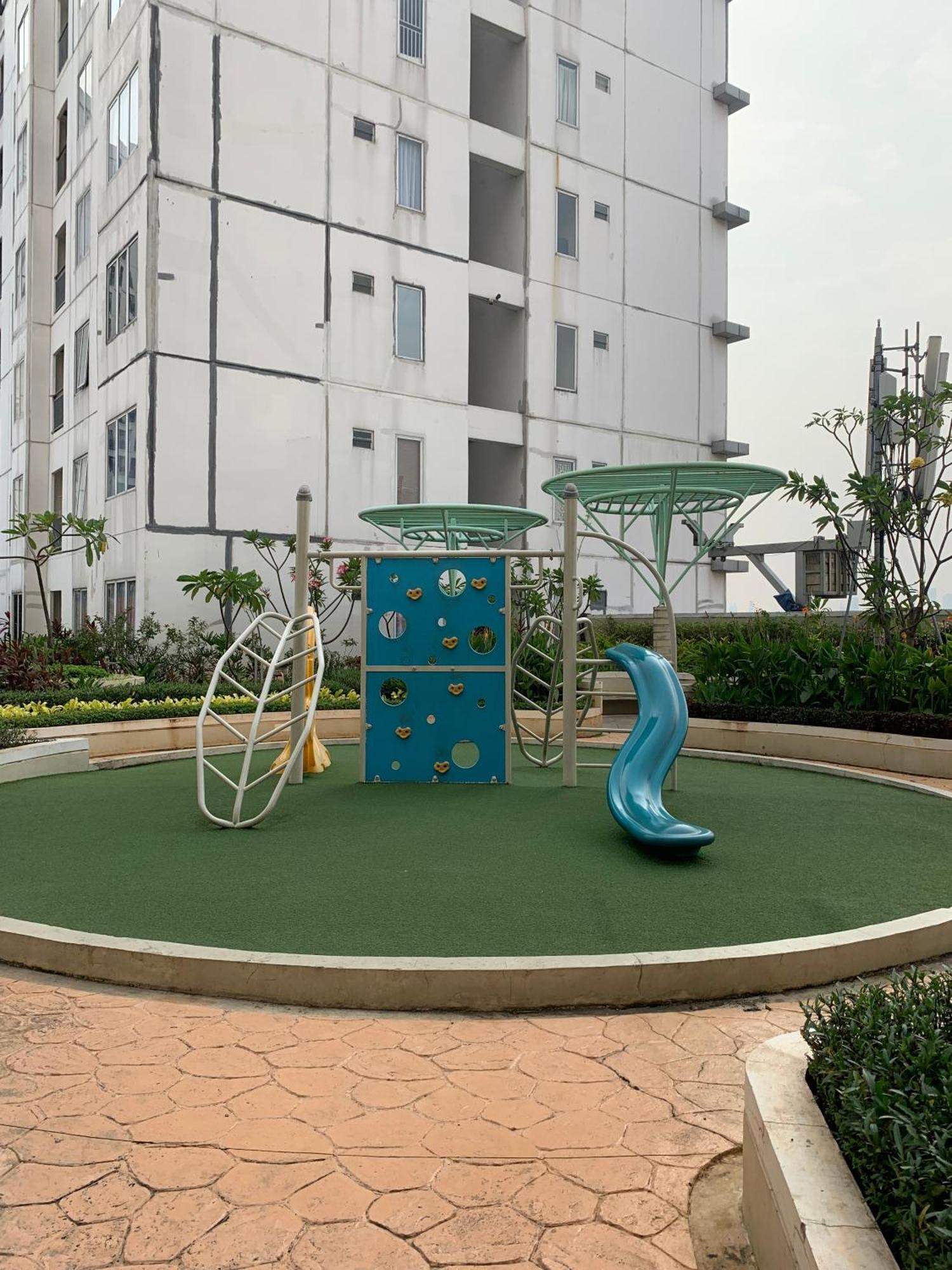 Oyo Life 92859 Biant House Hotel Bekasi